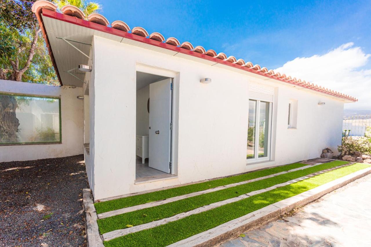 Alamos Park-Stunning Villa In Huge Private Grounds San Miguel de Abona Esterno foto